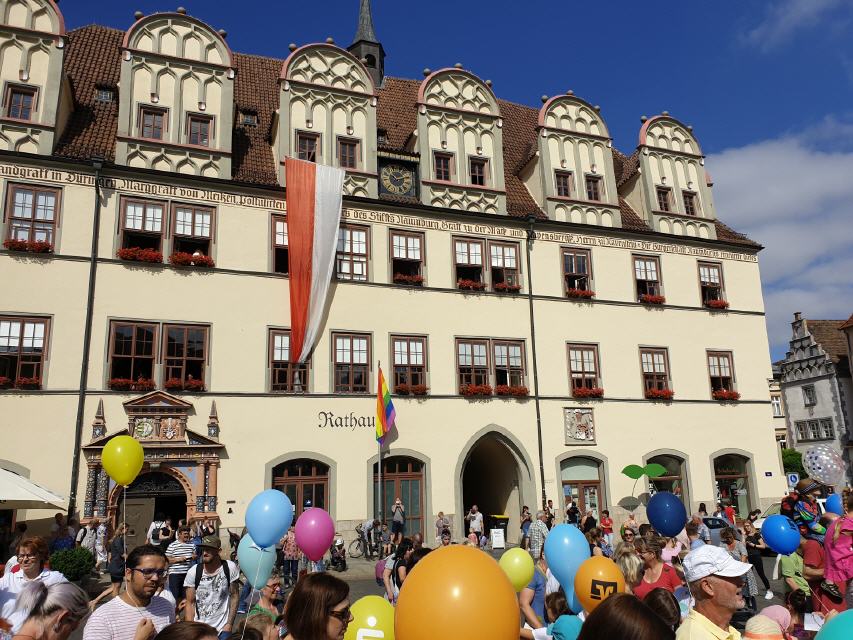 Eröffnung Kirschfest für Schulklassen auf Marktplatz